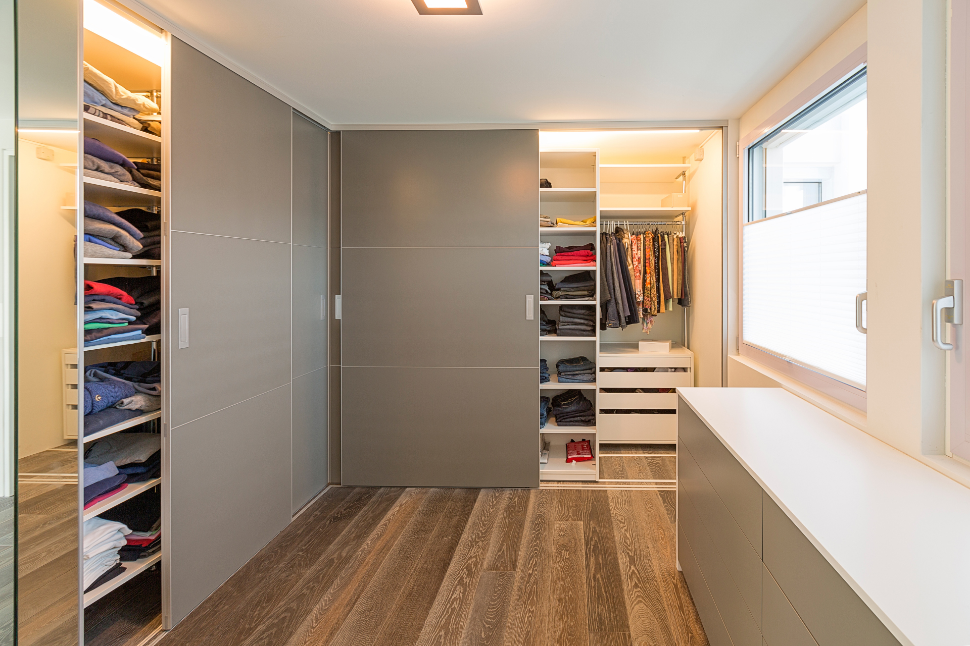 Schlafzimmer mit ankleidezimmer – midir
