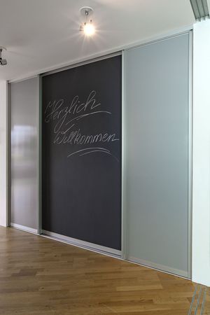 Schiebetürenfüllung mit Kreidetafel zum Beschriften